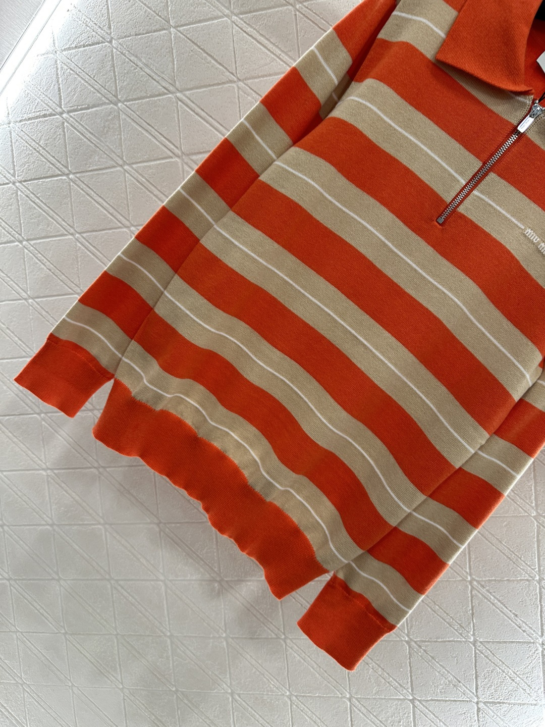 ♥Miumi*♥2025新品上架 翻领针织长袖定制YB羊毛纱线织造 柔软舒适 洋气显瘦 翻领𝑝𝑜𝑙𝑜长袖