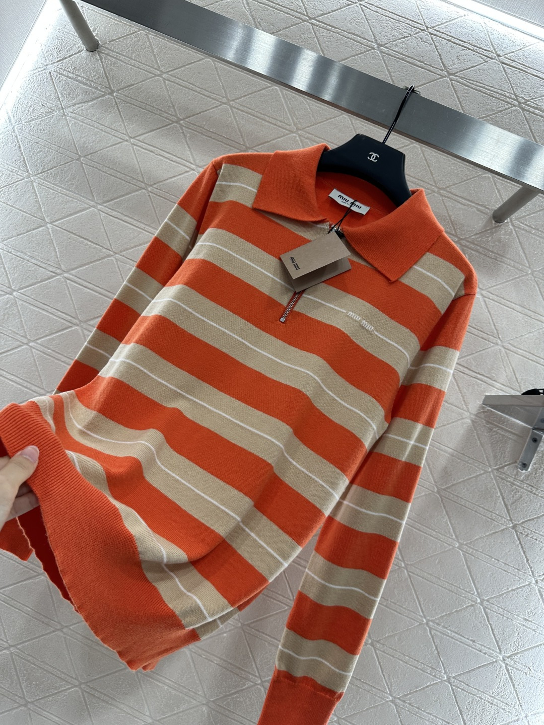 ♥Miumi*♥2025新品上架 翻领针织长袖定制YB羊毛纱线织造 柔软舒适 洋气显瘦 翻领𝑝𝑜𝑙𝑜长袖