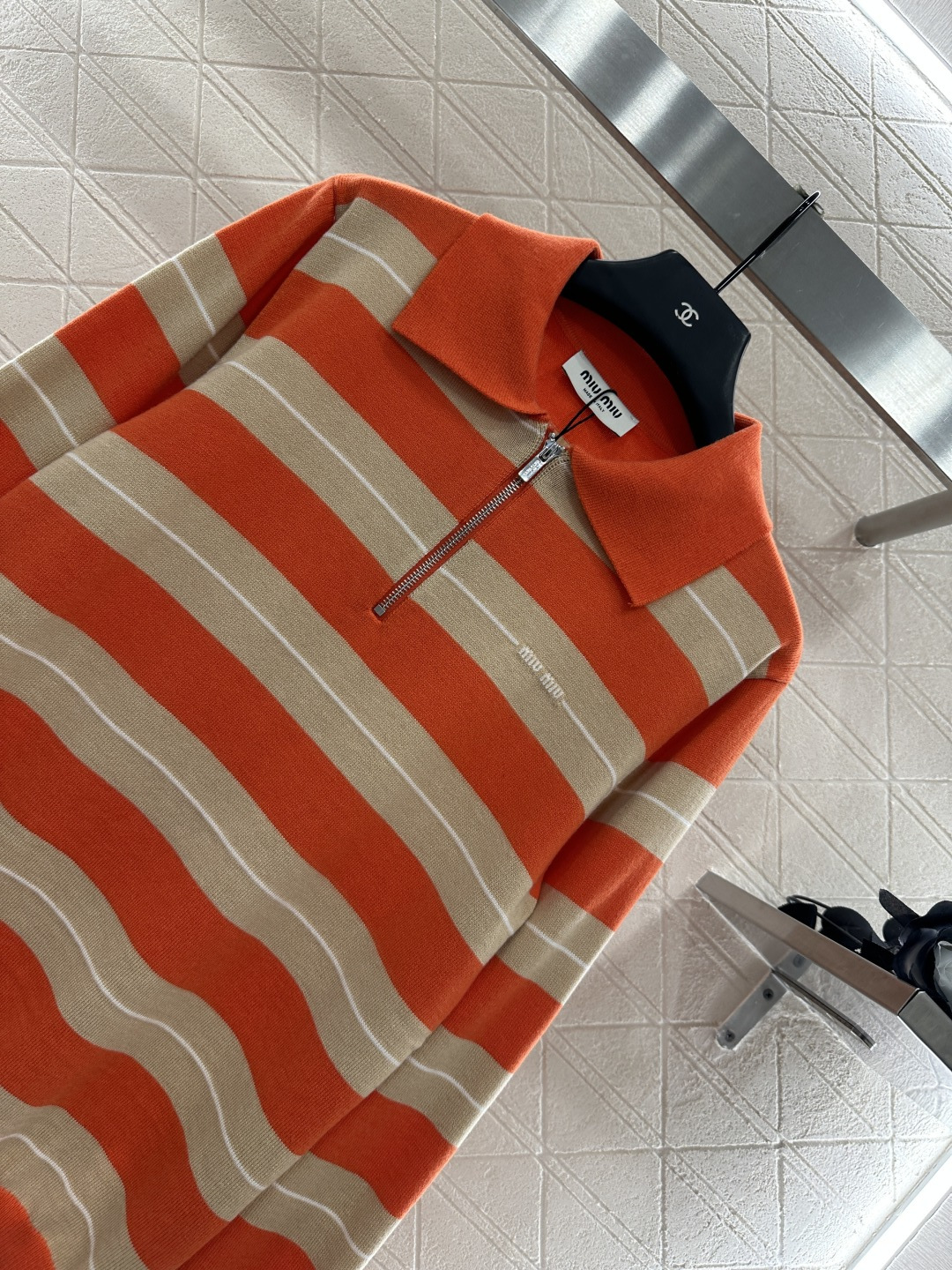 ♥Miumi*♥2025新品上架 翻领针织长袖定制YB羊毛纱线织造 柔软舒适 洋气显瘦 翻领𝑝𝑜𝑙𝑜长袖