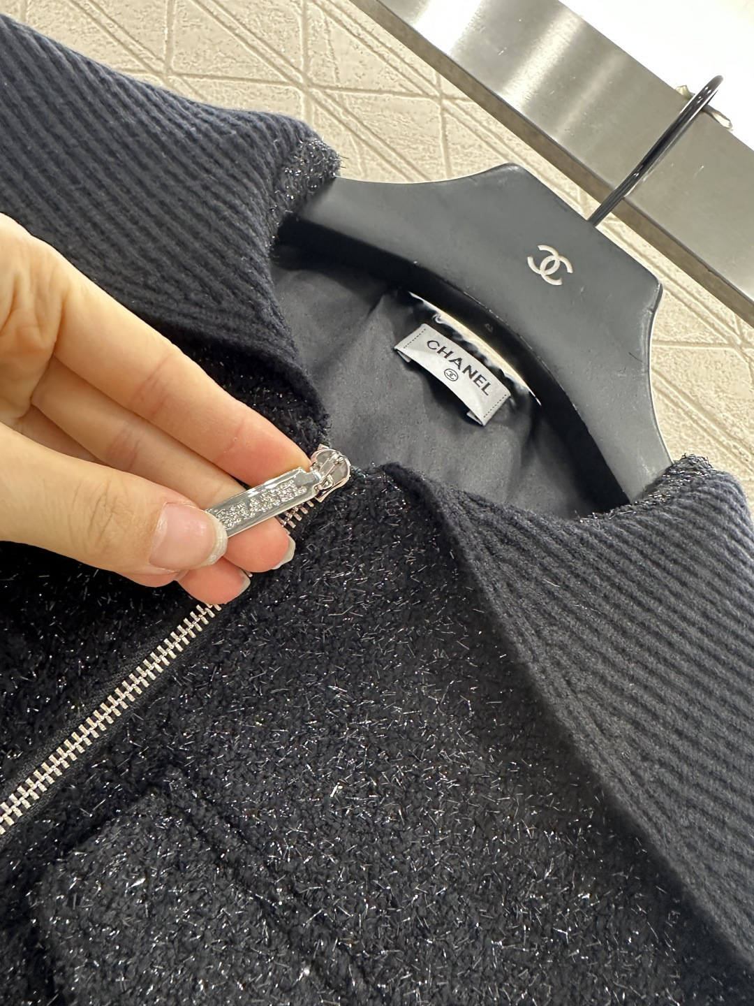 ♥Chane*♥2025新品上架 编织银丝洋装拉链外套定制YB进口银丝粗纺材质 肌理明显 质感上乘 黑色