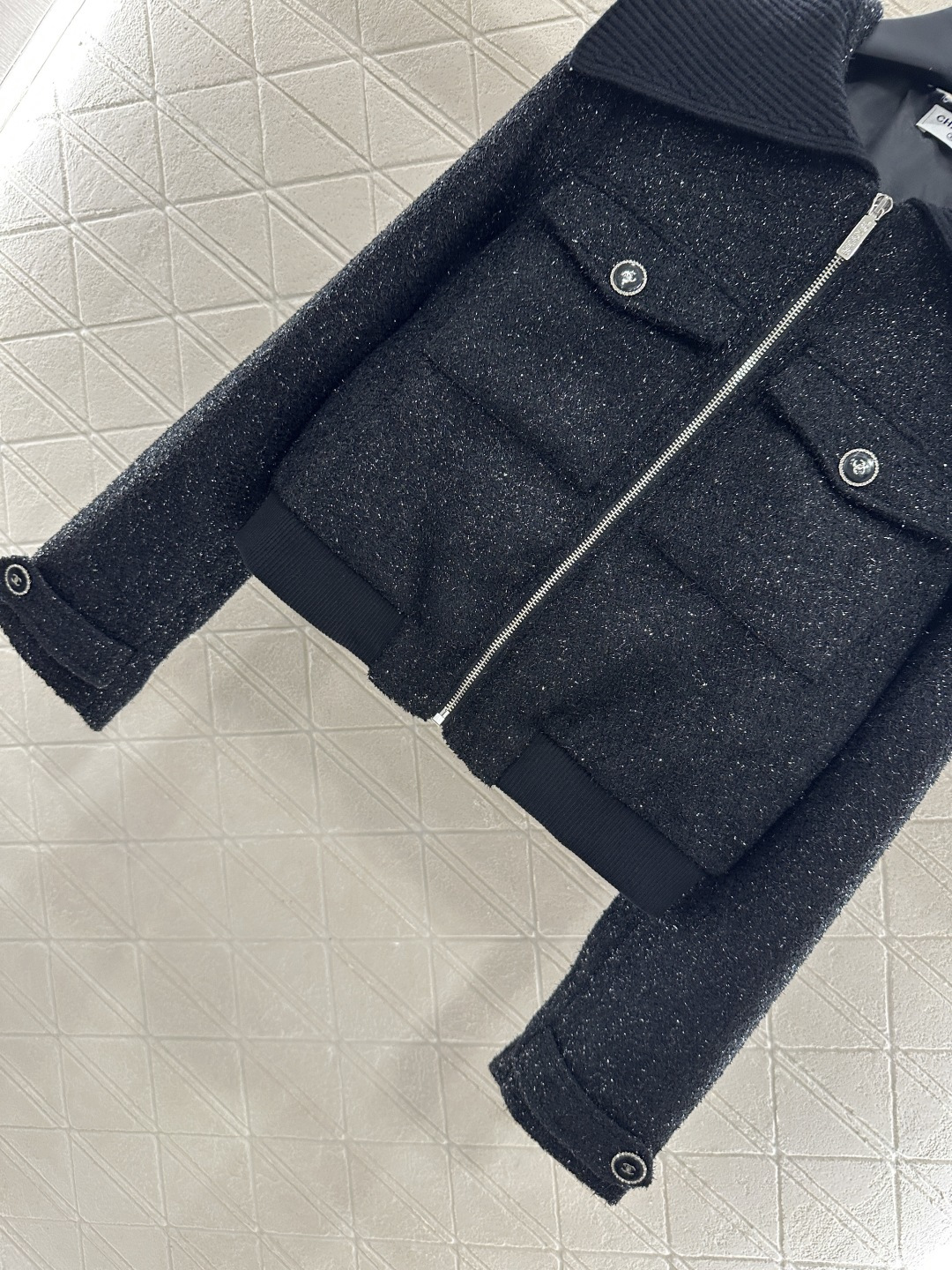 ♥Chane*♥2025新品上架 编织银丝洋装拉链外套定制YB进口银丝粗纺材质 肌理明显 质感上乘 黑色