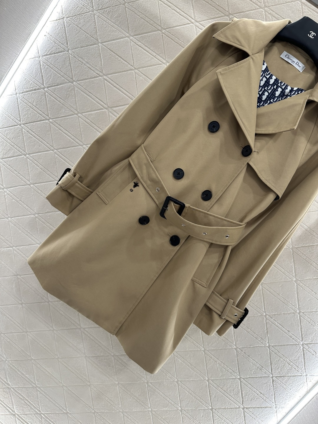 ♥Dio*♥2025新品上架 翻领腰带风衣外套定制YB进口风衣材质 工艺处理 挺括有型 质感高级 翻领中