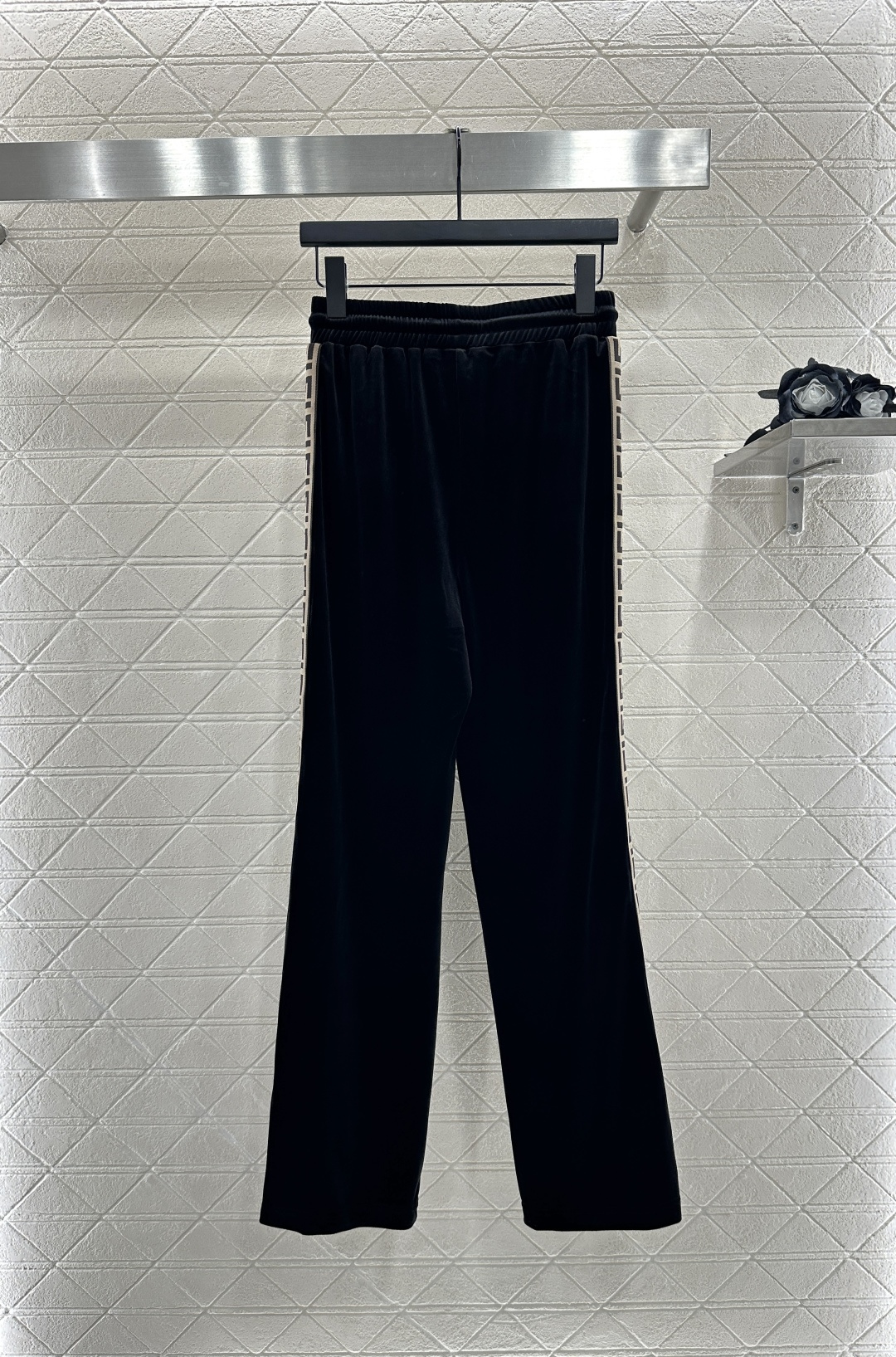 ♥Fend*♥2025新品上架 连帽外套阔腿长裤套装定制YB进口丝绒材质 质感光泽 垂顺舒适 连帽抽绳拉