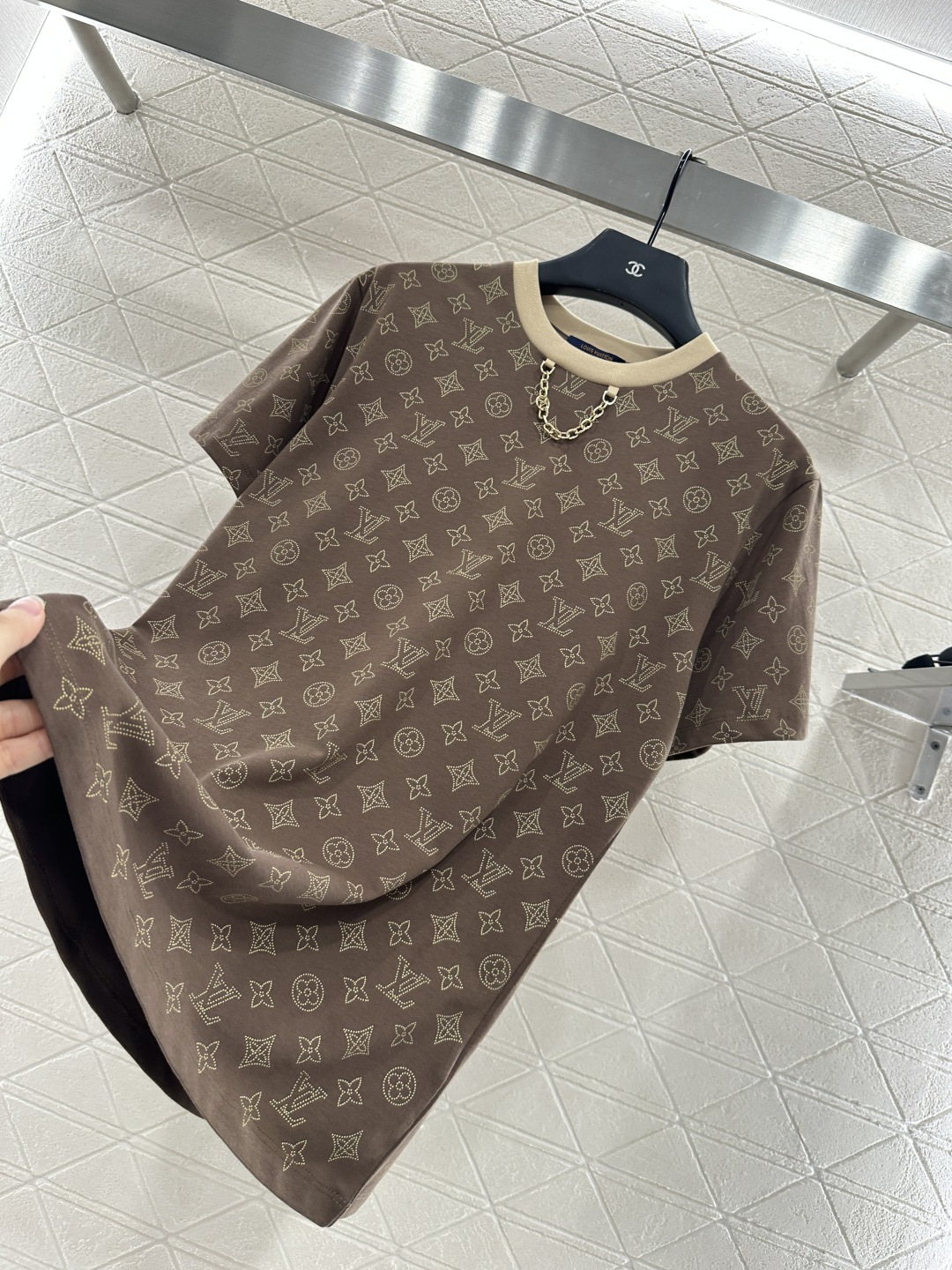 ♥Louis Vuitto*♥2025新品上架 圆领印花链条𝑇𝑒𝑒定制YB斜纹全棉材质 透气舒适 质感十