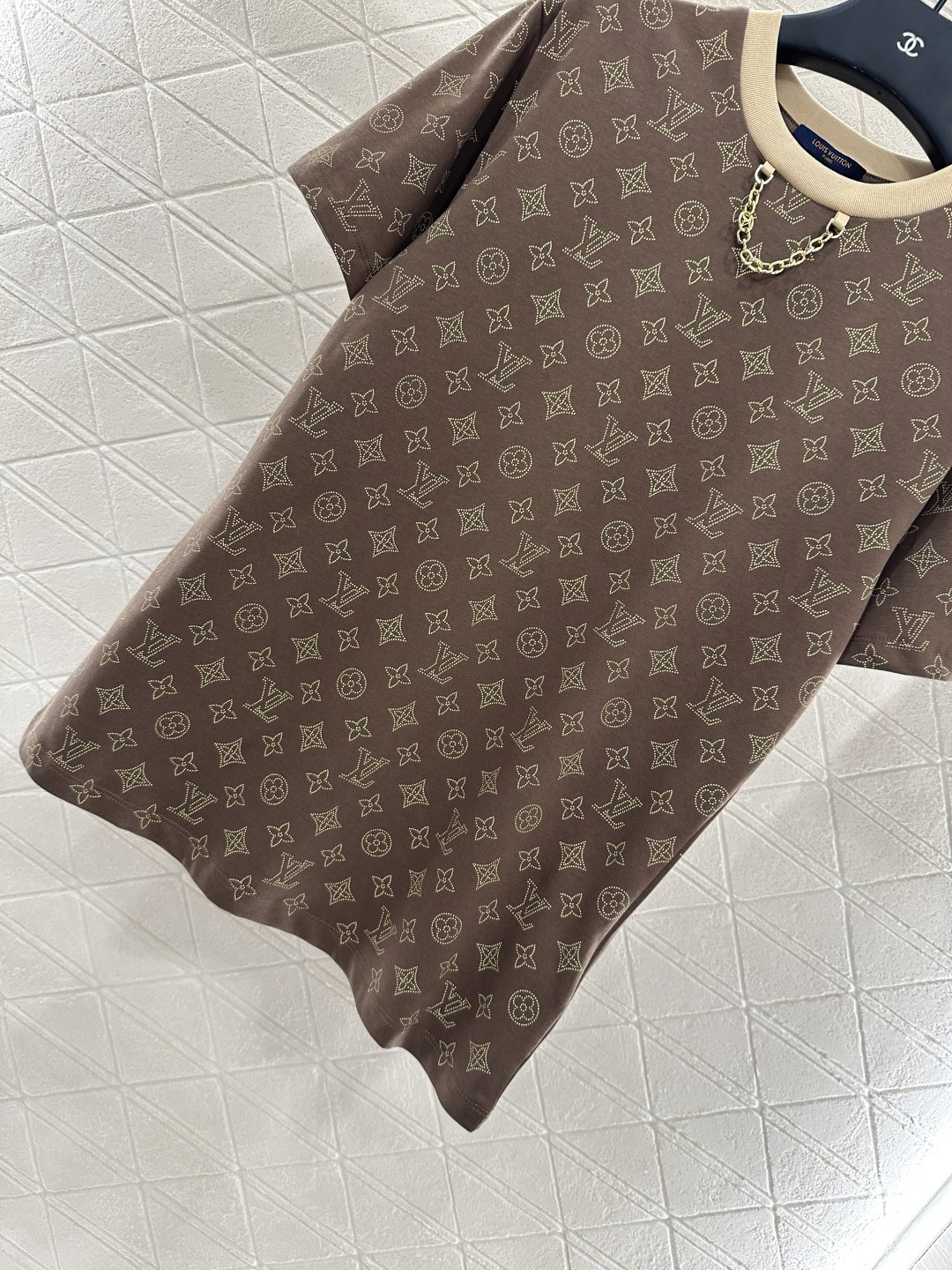 ♥Louis Vuitto*♥2025新品上架 圆领印花链条𝑇𝑒𝑒定制YB斜纹全棉材质 透气舒适 质感十