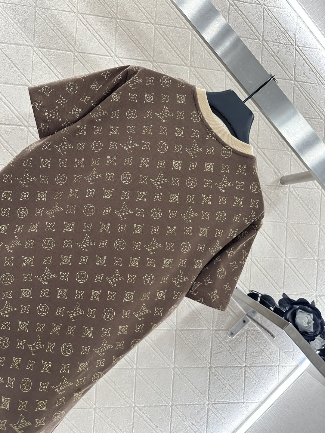 ♥Louis Vuitto*♥2025新品上架 圆领印花链条𝑇𝑒𝑒定制YB斜纹全棉材质 透气舒适 质感十