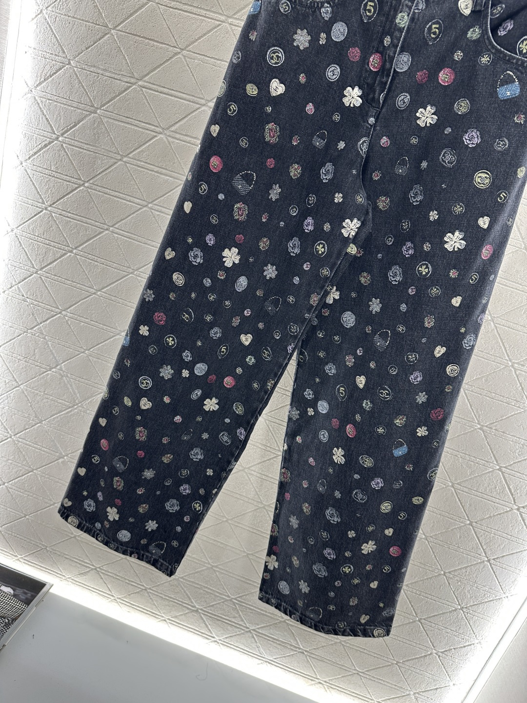 ♥Chane*♥2025新品上架 阔腿激光牛仔长裤定制YB斜纹棉牛仔材质 多重水洗 呈现出挺括质感 直筒