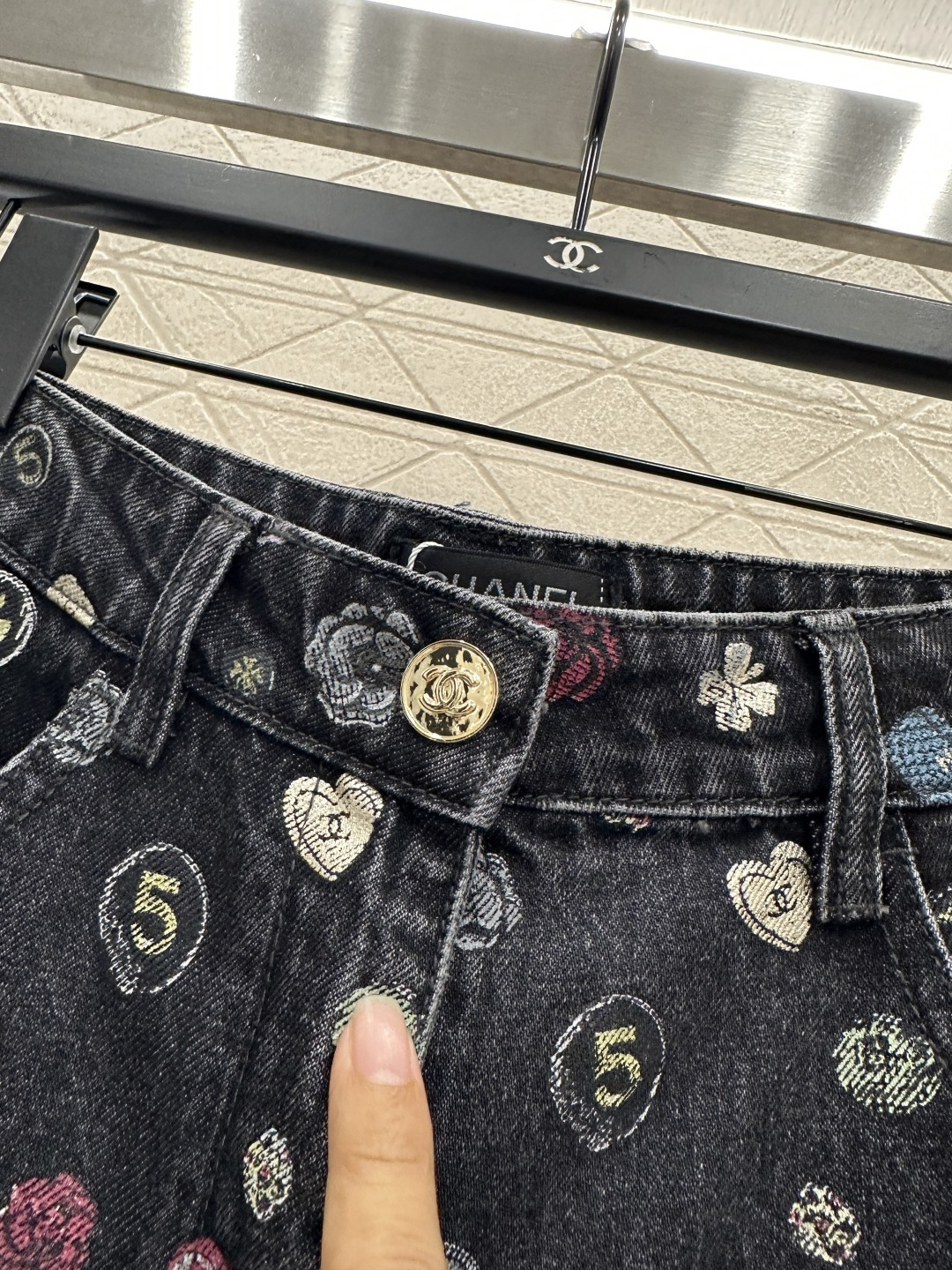 ♥Chane*♥2025新品上架 阔腿激光牛仔长裤定制YB斜纹棉牛仔材质 多重水洗 呈现出挺括质感 直筒