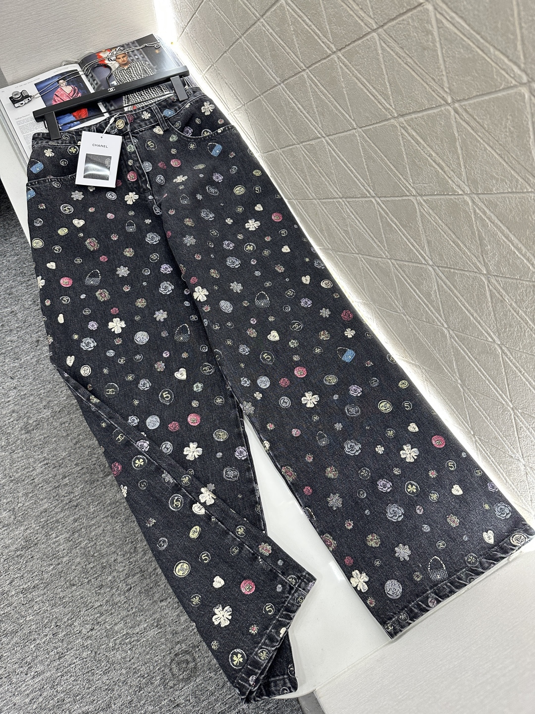 ♥Chane*♥2025新品上架 阔腿激光牛仔长裤定制YB斜纹棉牛仔材质 多重水洗 呈现出挺括质感 直筒