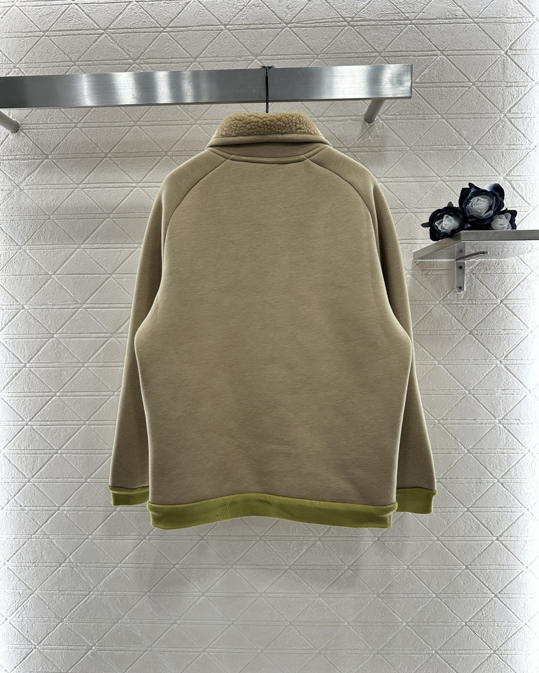 ♥Miumi♥2025新品上架 泰迪毛绒拉链外套外层初剪羊毛材质 内里延伸至翻领 饰以泰迪毛绒材质 质感