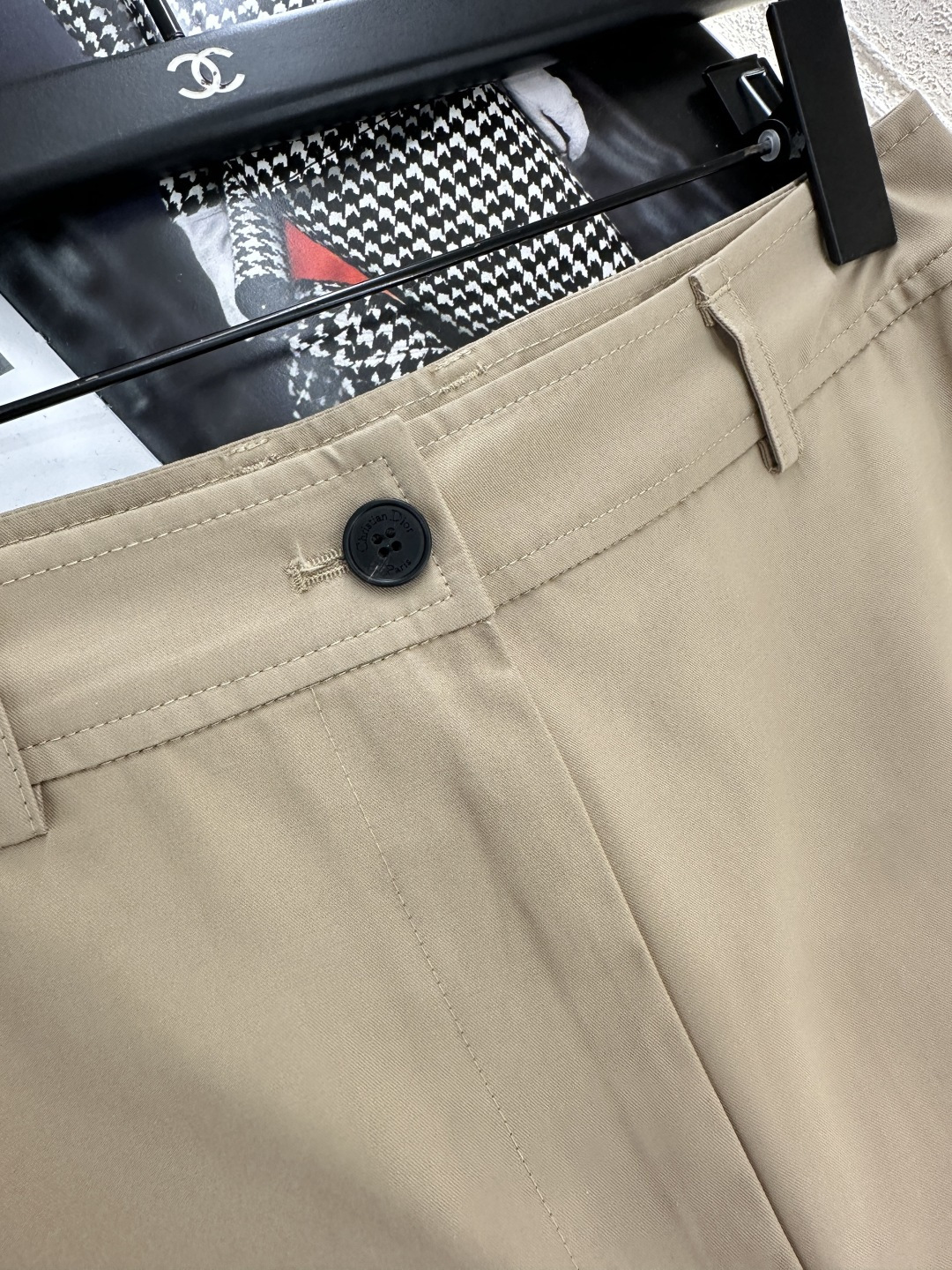 ♥Dio*♥2025新品上架 口袋休闲中裤定制YB斜纹全棉材质 质感细腻 穿搭舒适 高腰束脚中裤版型 恰