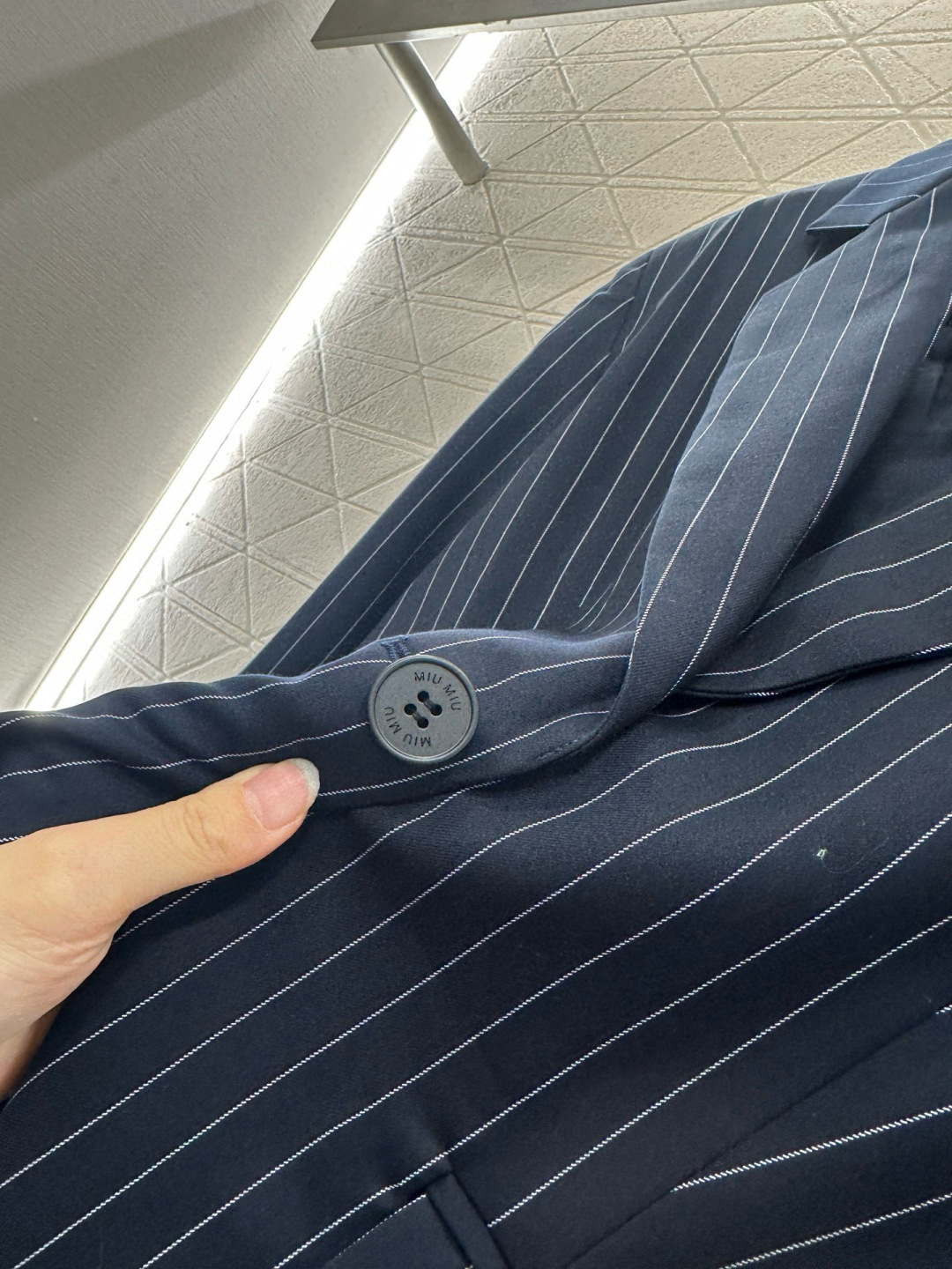 ♥Miumi*♥2025新品上架 廓形条纹西装外套长裤套装定制YB进口材质 质感光泽高级 垂顺有型 正肩