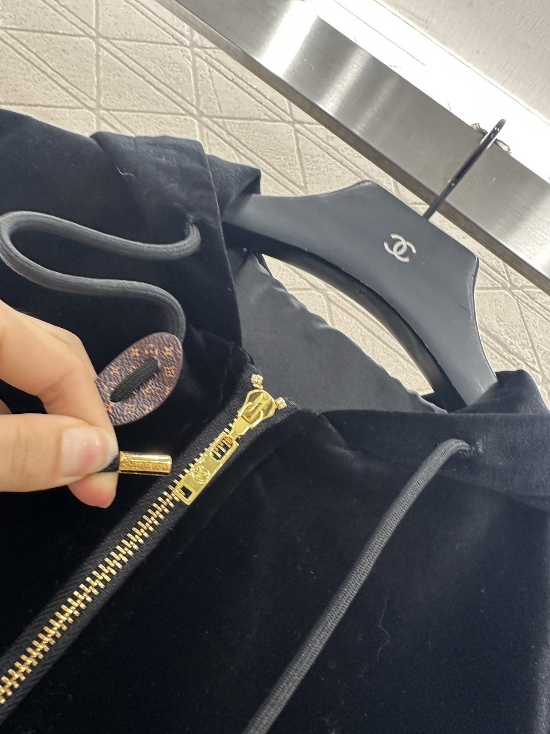 ♥Louis vuitto*♥2025新品上架 连帽休闲外套长裤套装定制YB进口丝绒材质 质感光泽 品相