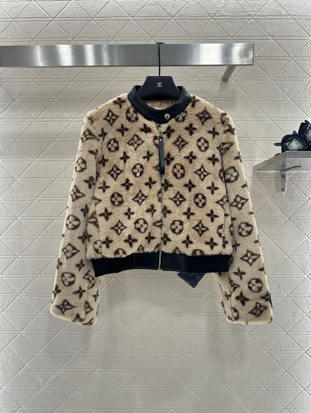 ♥Louis Vuitto*♥2025新品上架 泰迪羊羔毛夹克外套定制YB泰迪羊羔毛材质 成衣质感品相绝