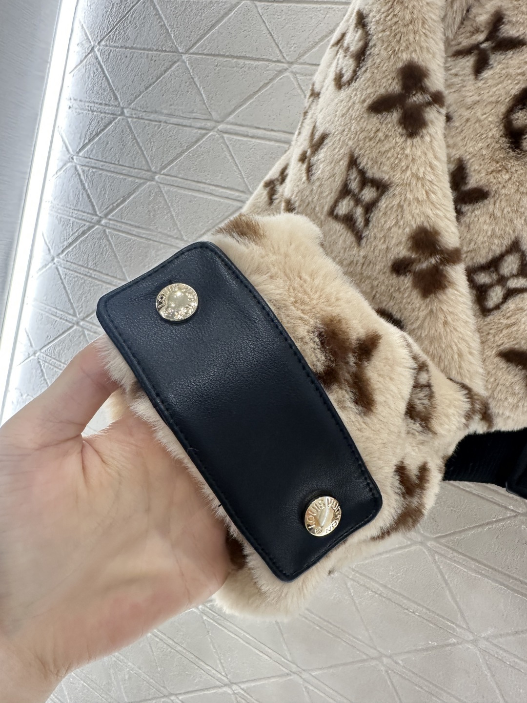 ♥Louis Vuitto*♥2025新品上架 泰迪羊羔毛夹克外套定制YB泰迪羊羔毛材质 成衣质感品相绝