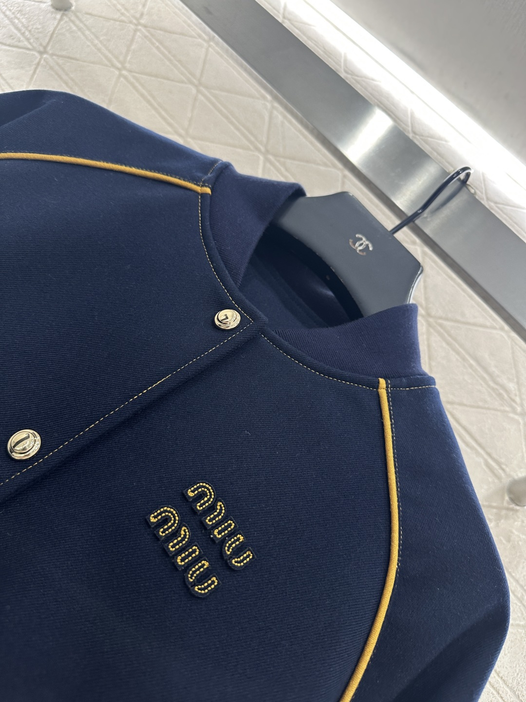 ♥Miumi*♥2025新品上架 短款外套中长半裙套装定制YB进口高织棉材质 质感高级 品相十足 短款外