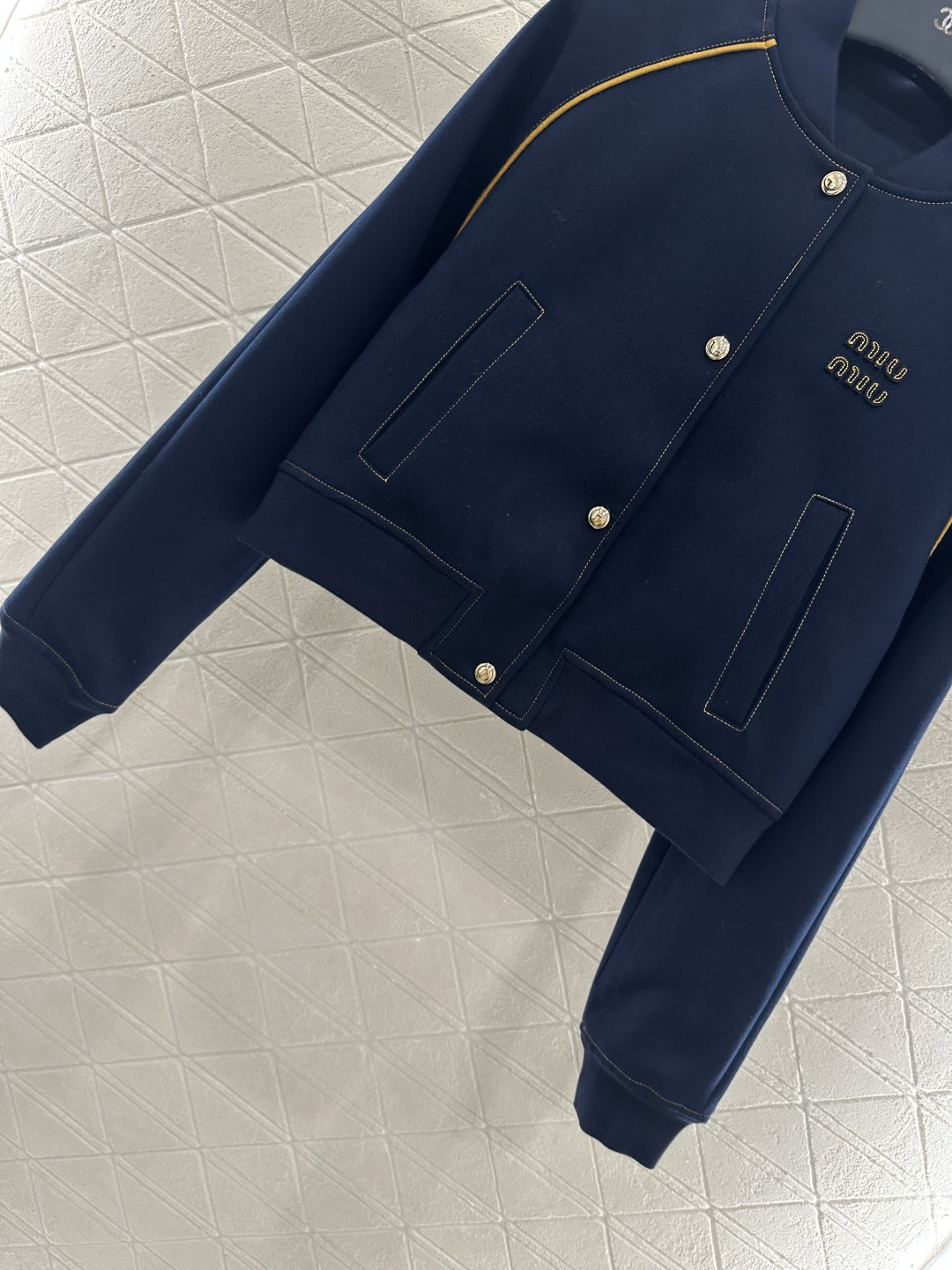 ♥Miumi*♥2025新品上架 短款外套中长半裙套装定制YB进口高织棉材质 质感高级 品相十足 短款外