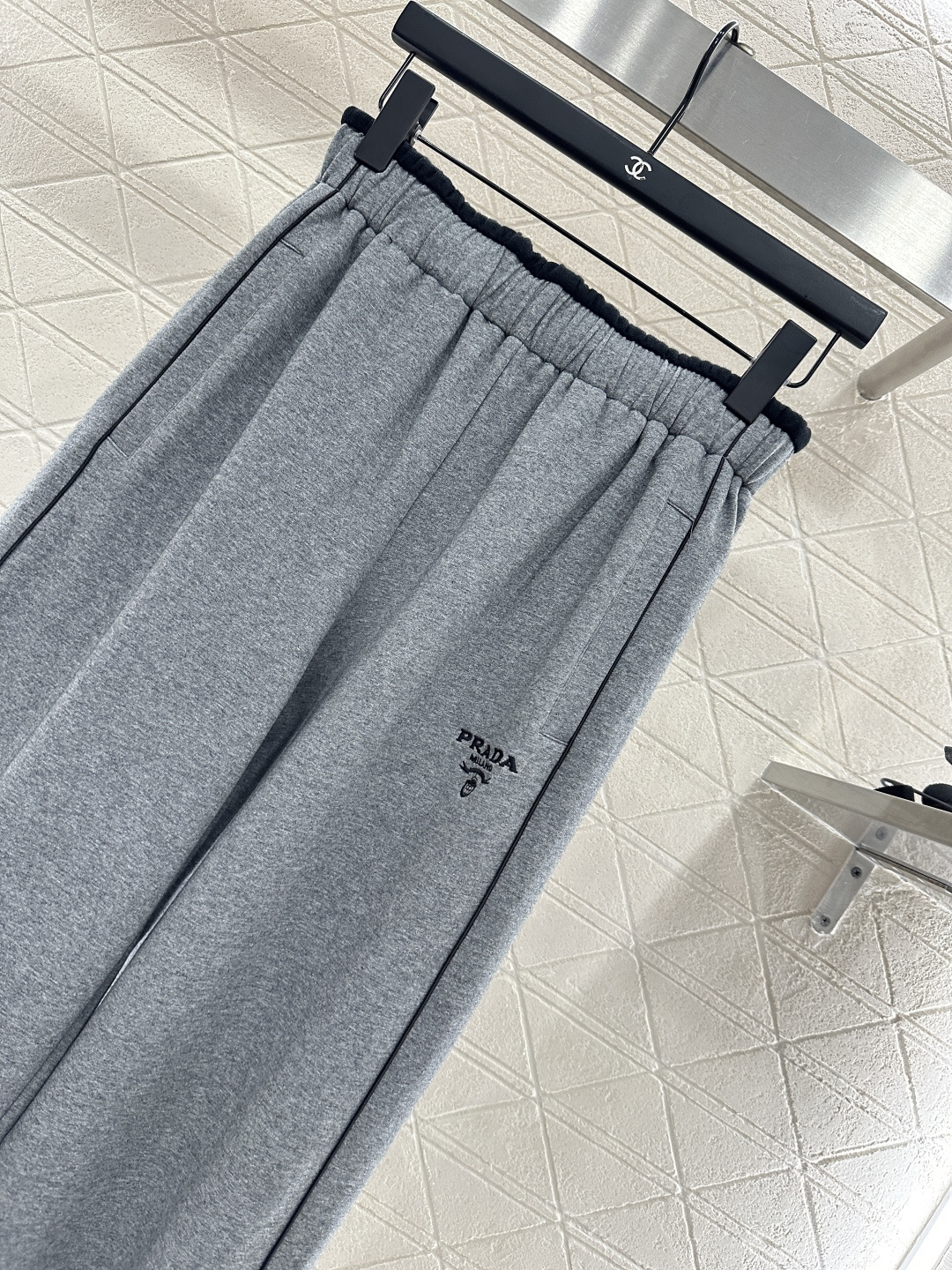 ♥Prad*♥2025新品上架 连帽休闲外套长裤套装定制YB进口材质 质感光泽 品相高级 常规连帽外套 