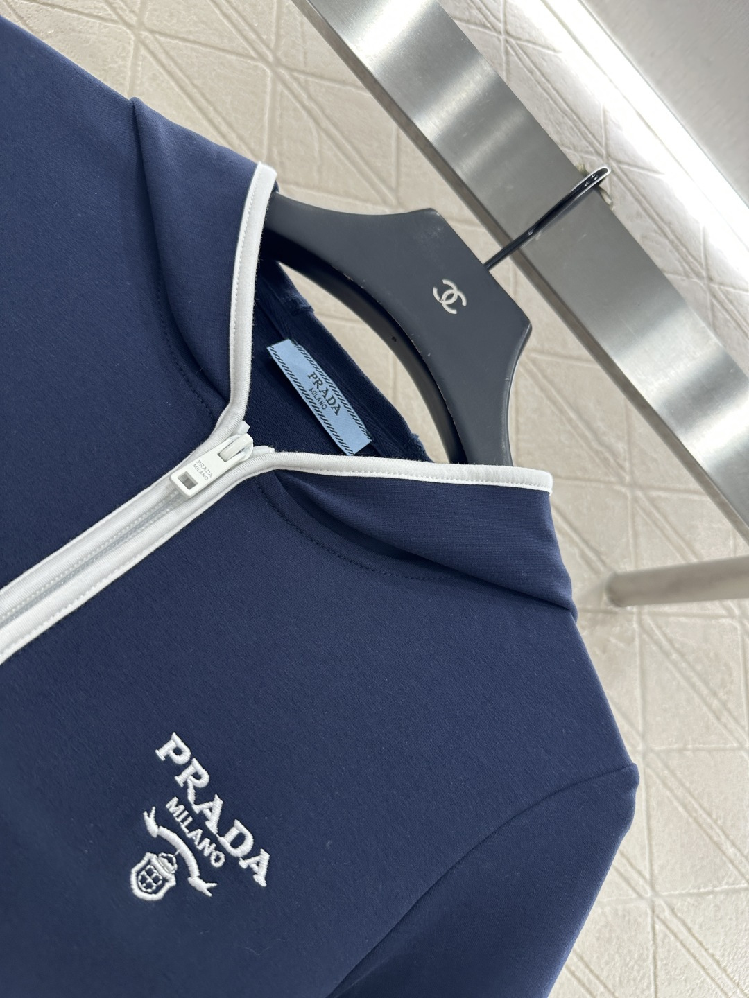 ♥Prad*♥2025新品上架 连帽休闲外套长裤套装定制YB进口材质 质感光泽 品相高级 常规连帽外套 