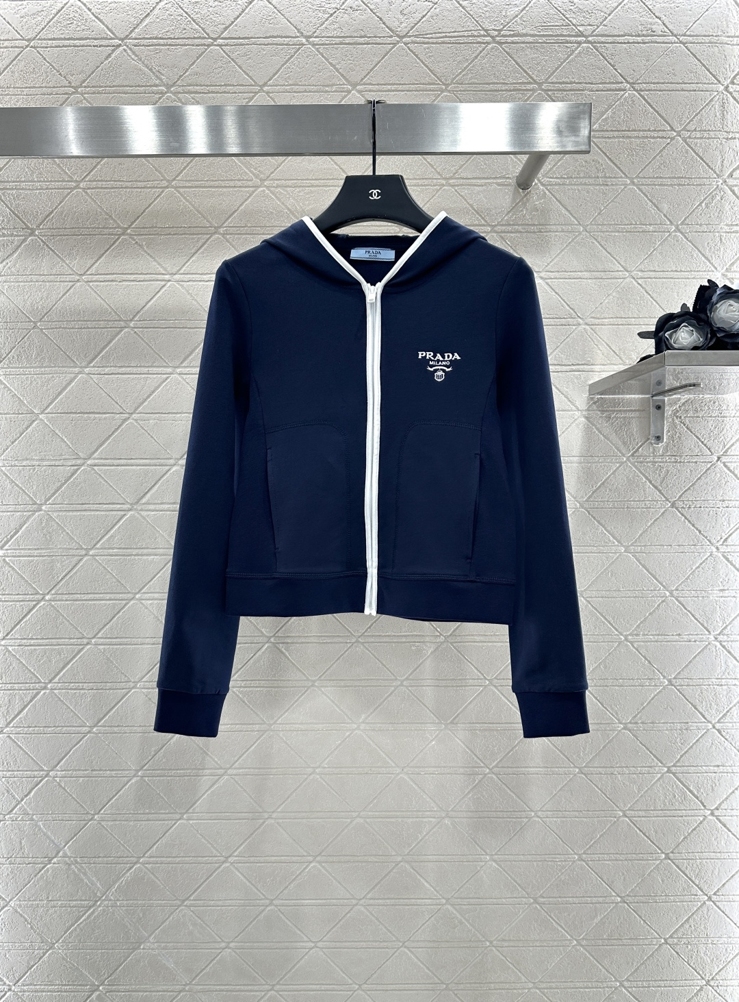 ♥Prad*♥2025新品上架 连帽休闲外套长裤套装定制YB进口材质 质感光泽 品相高级 常规连帽外套 
