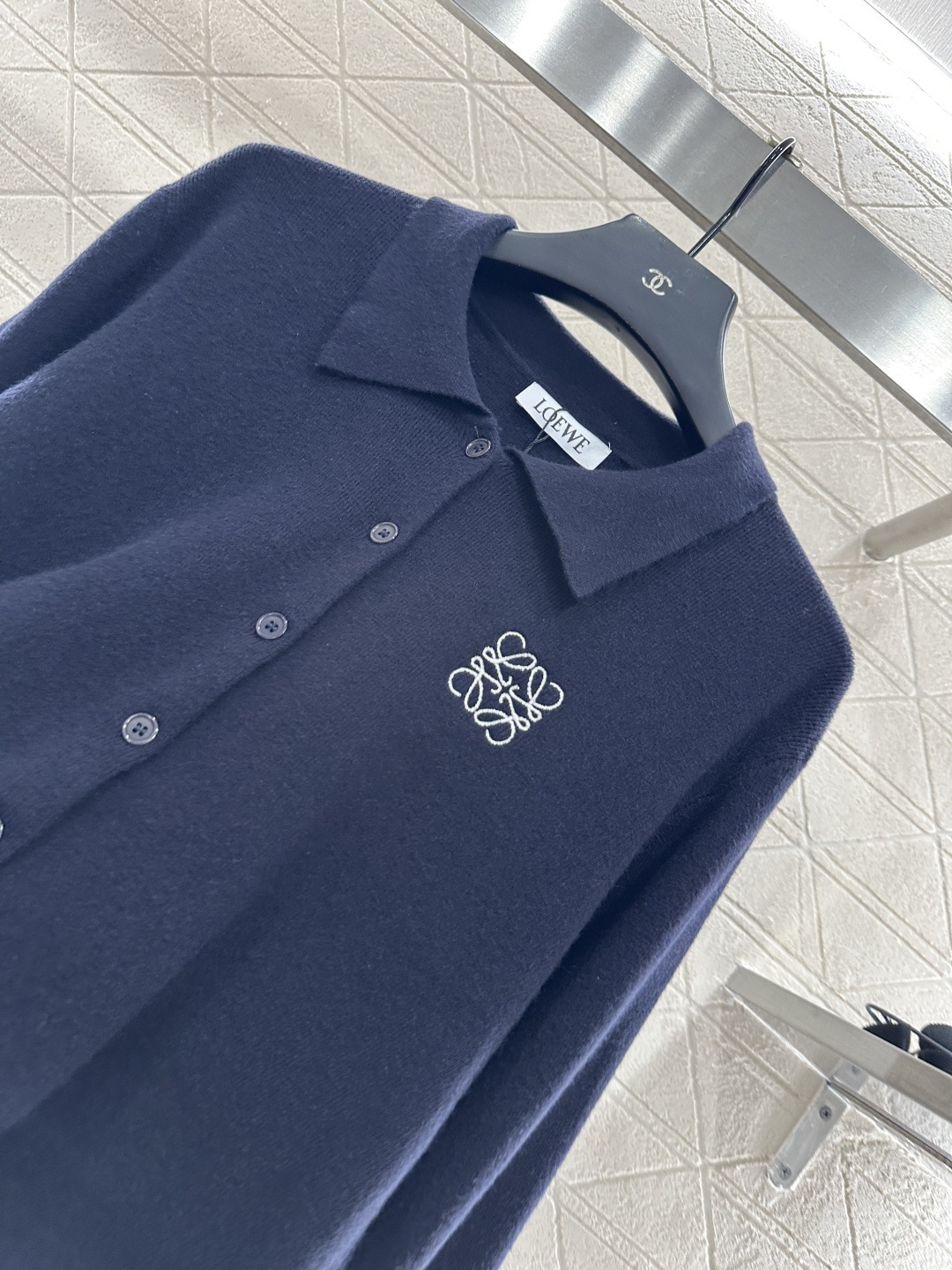 ♥Loew*♥2025新品上架 刺绣图腾翻领针织开衫定制YB羊绒羊毛纱线织造 质感细腻 舒适亲肤 翻领针