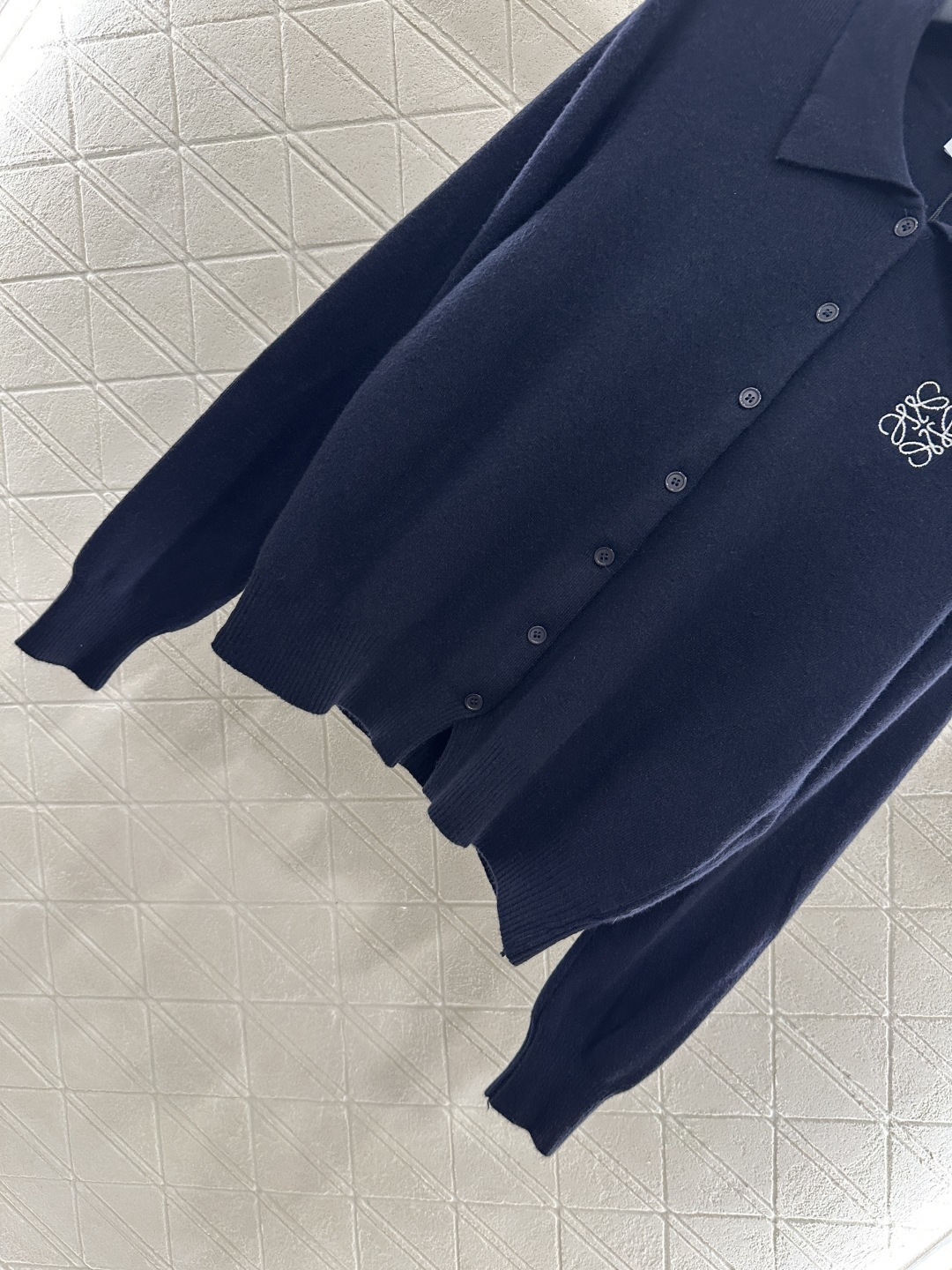 ♥Loew*♥2025新品上架 刺绣图腾翻领针织开衫定制YB羊绒羊毛纱线织造 质感细腻 舒适亲肤 翻领针