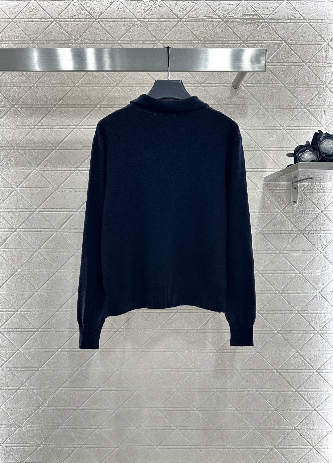 ♥Loew*♥2025新品上架 刺绣图腾翻领针织开衫定制YB羊绒羊毛纱线织造 质感细腻 舒适亲肤 翻领针