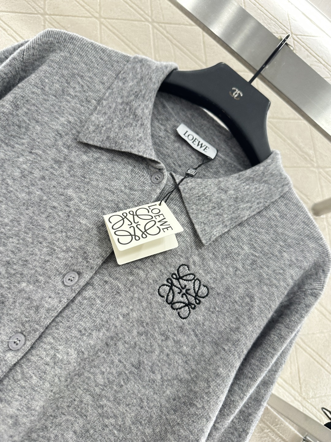 ♥Loew*♥2025新品上架 刺绣图腾翻领针织开衫定制YB羊绒羊毛纱线织造 质感细腻 舒适亲肤 翻领针