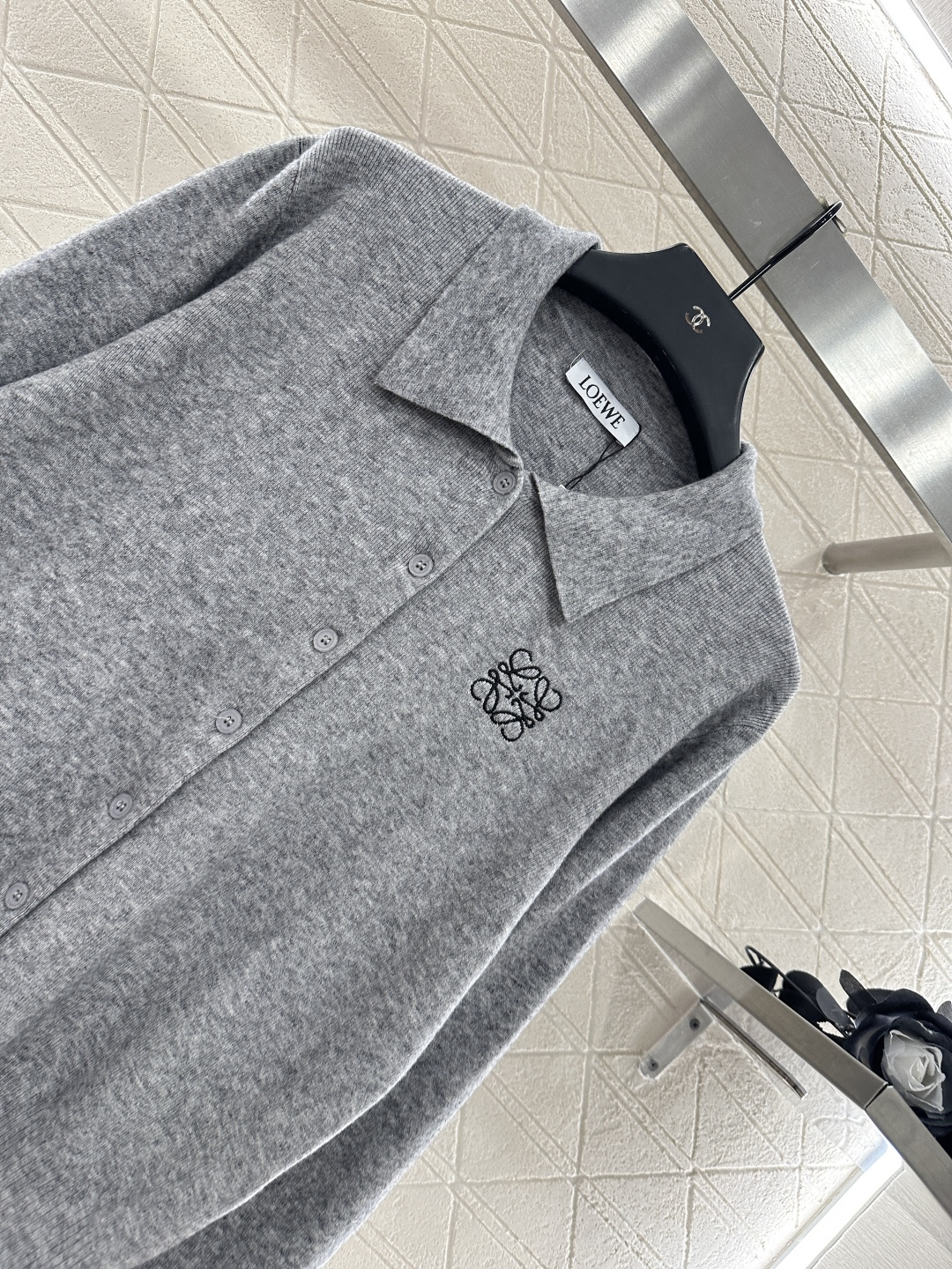 ♥Loew*♥2025新品上架 刺绣图腾翻领针织开衫定制YB羊绒羊毛纱线织造 质感细腻 舒适亲肤 翻领针