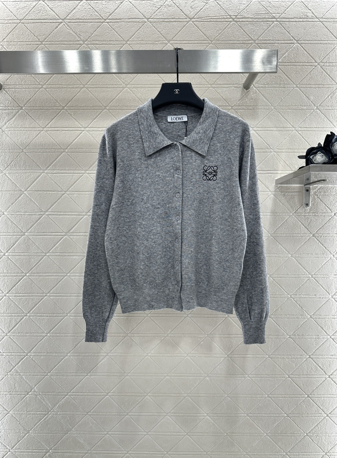 ♥Loew*♥2025新品上架 刺绣图腾翻领针织开衫定制YB羊绒羊毛纱线织造 质感细腻 舒适亲肤 翻领针