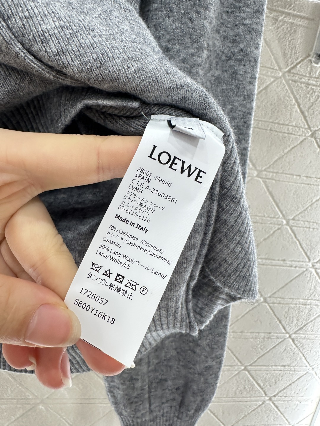 ♥Loew*♥2025新品上架 刺绣图腾翻领针织开衫定制YB羊绒羊毛纱线织造 质感细腻 舒适亲肤 翻领针