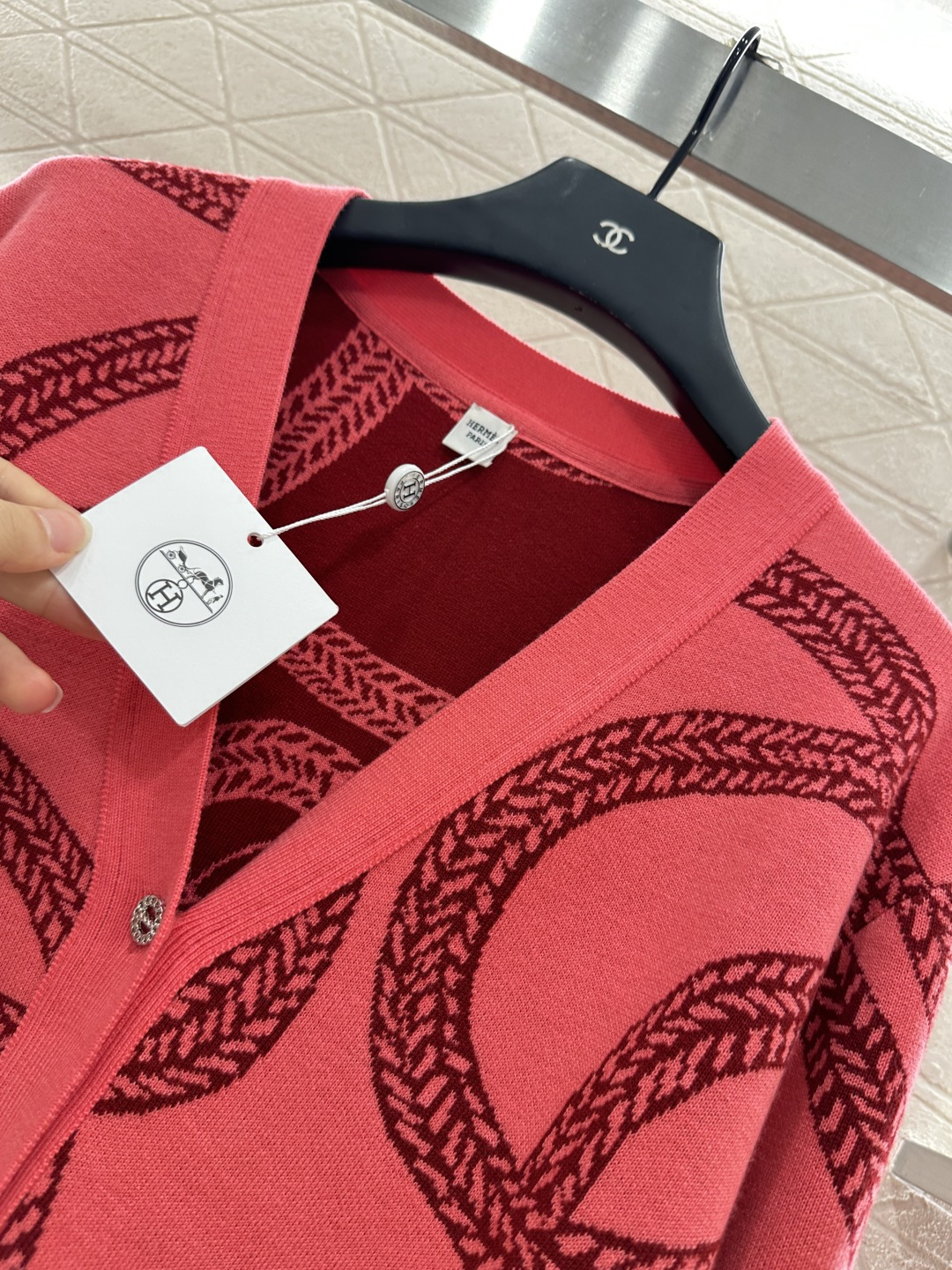 ♥Herme*♥2025新品上架 撞色带链扣针织开衫定制YB羊毛纱线织造 密度细针织造 清晰毛感肌理 舒