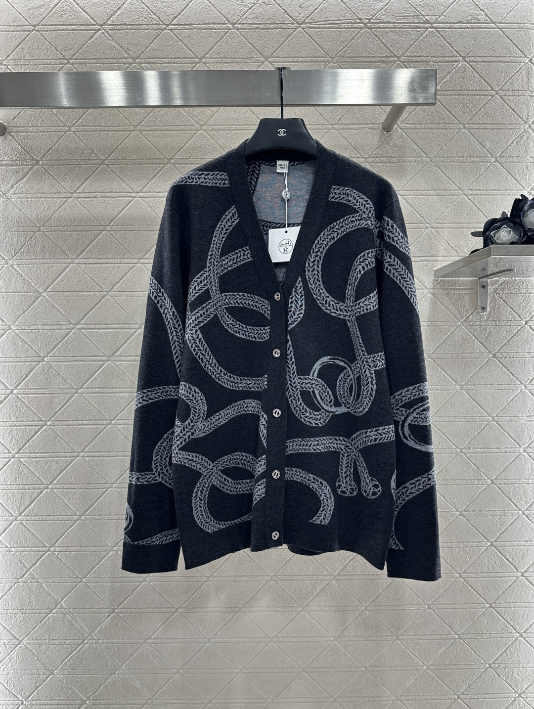 ♥Herme*♥2025新品上架 撞色带链扣针织开衫定制YB羊毛纱线织造 密度细针织造 清晰毛感肌理 舒