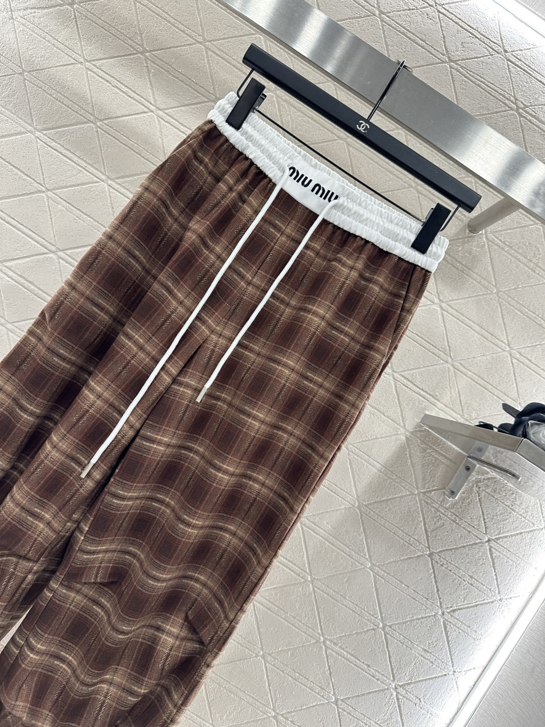 ♥Miumi*♥2025新品上架 格纹褶皱抽绳长裤定制YB进口材质 质感柔软亲肤 垂感更强 品相高级 高