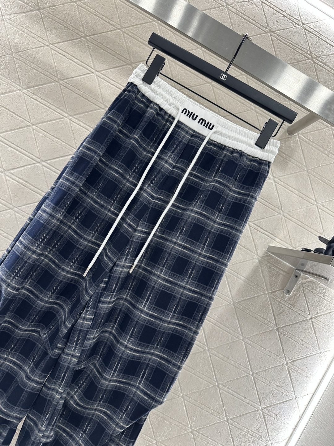 ♥Miumi*♥2025新品上架 格纹褶皱抽绳长裤定制YB进口材质 质感柔软亲肤 垂感更强 品相高级 高