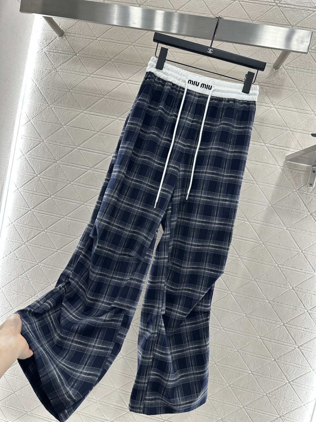 ♥Miumi*♥2025新品上架 格纹褶皱抽绳长裤定制YB进口材质 质感柔软亲肤 垂感更强 品相高级 高