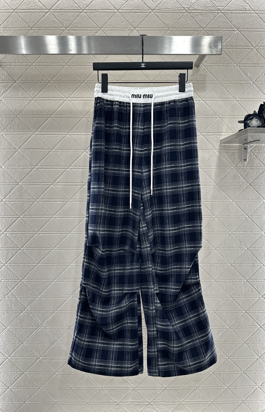♥Miumi*♥2025新品上架 格纹褶皱抽绳长裤定制YB进口材质 质感柔软亲肤 垂感更强 品相高级 高