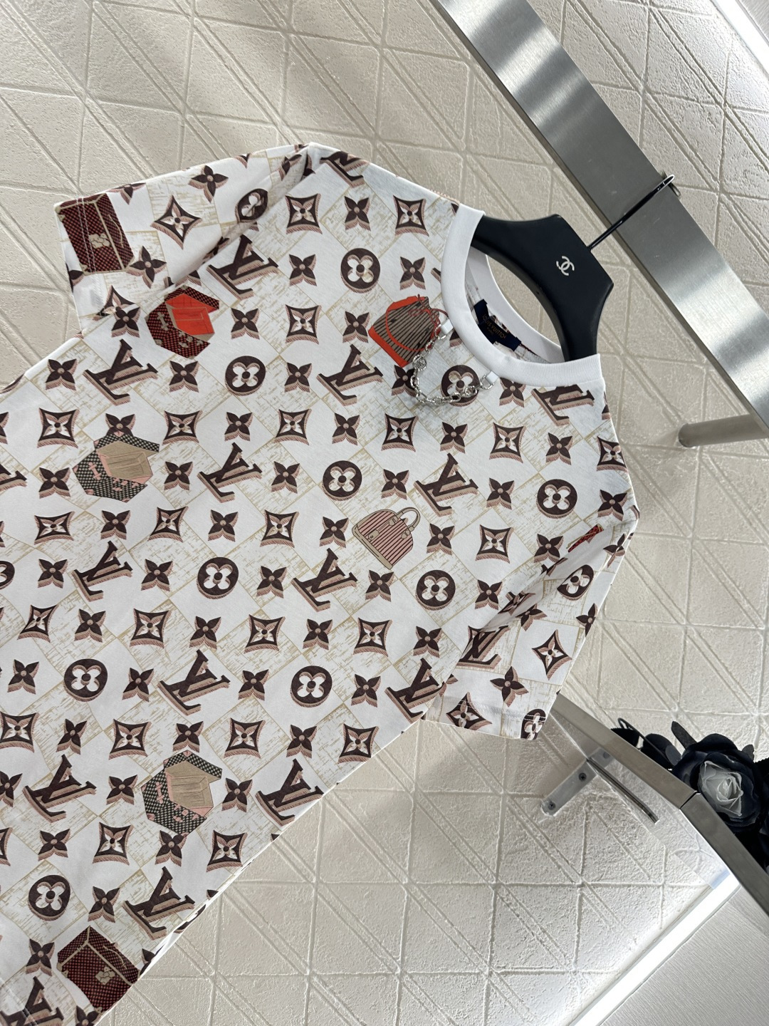 ♥Louis Vuitto*♥2025新品上架 箱包印花链条𝑇𝑒𝑒定制YB斜纹全棉材质 质感细腻 透气舒