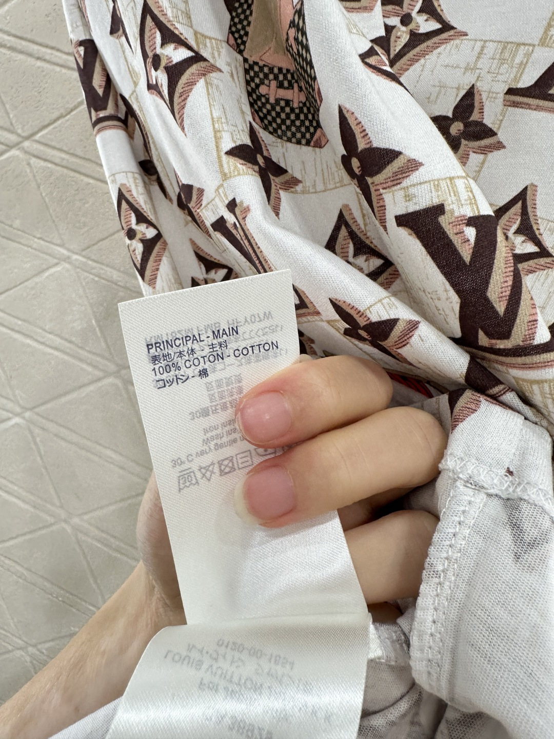 ♥Louis Vuitto*♥2025新品上架 箱包印花链条𝑇𝑒𝑒定制YB斜纹全棉材质 质感细腻 透气舒