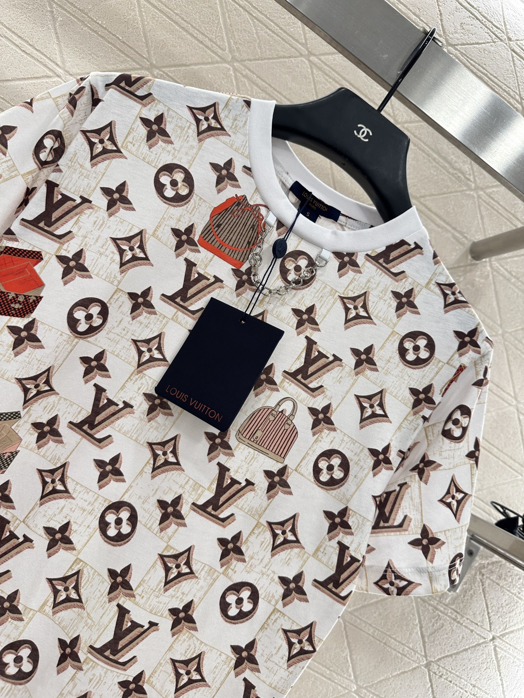 ♥Louis Vuitto*♥2025新品上架 箱包印花链条𝑇𝑒𝑒定制YB斜纹全棉材质 质感细腻 透气舒