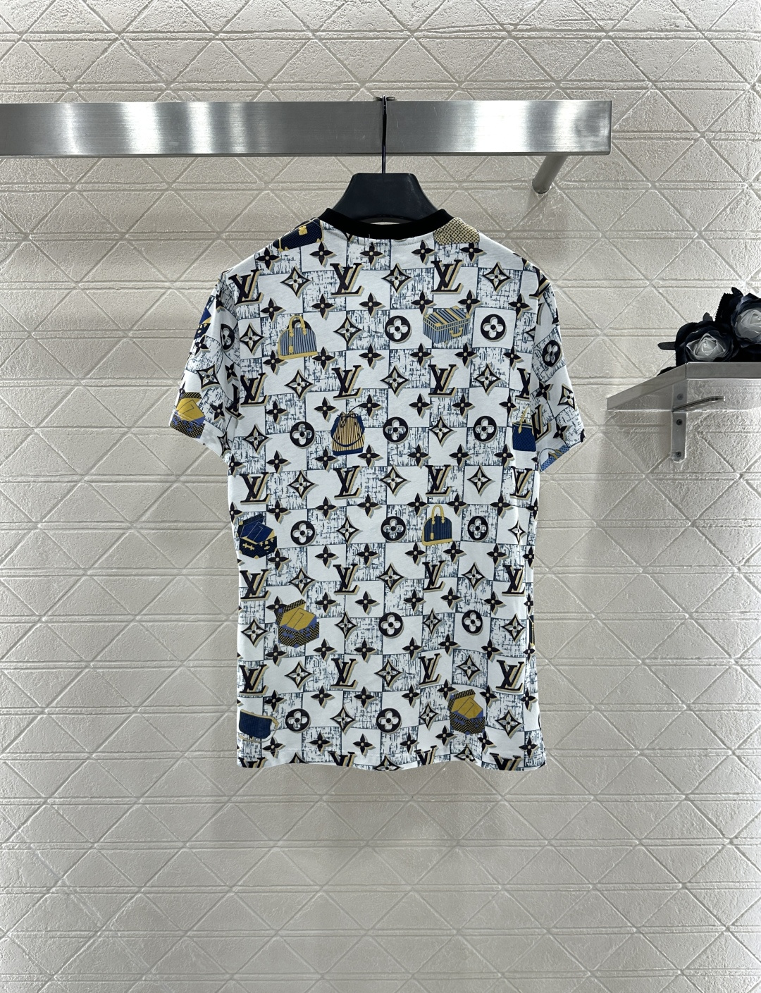 ♥Louis Vuitto*♥2025新品上架 箱包印花链条𝑇𝑒𝑒定制YB斜纹全棉材质 质感细腻 透气舒