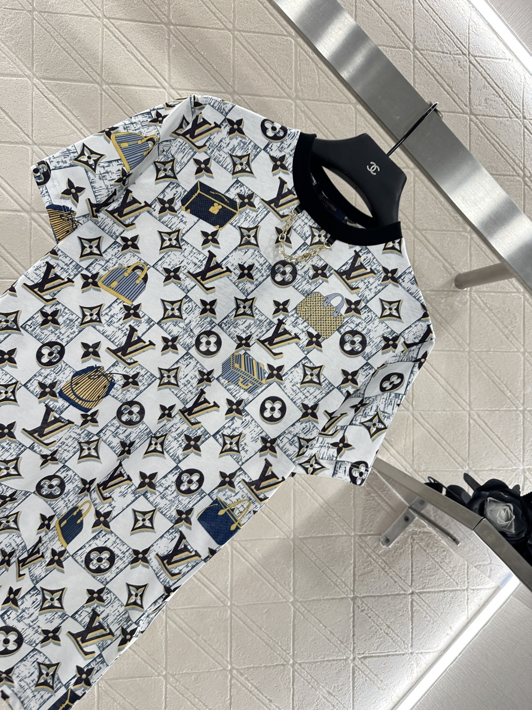 ♥Louis Vuitto*♥2025新品上架 箱包印花链条𝑇𝑒𝑒定制YB斜纹全棉材质 质感细腻 透气舒