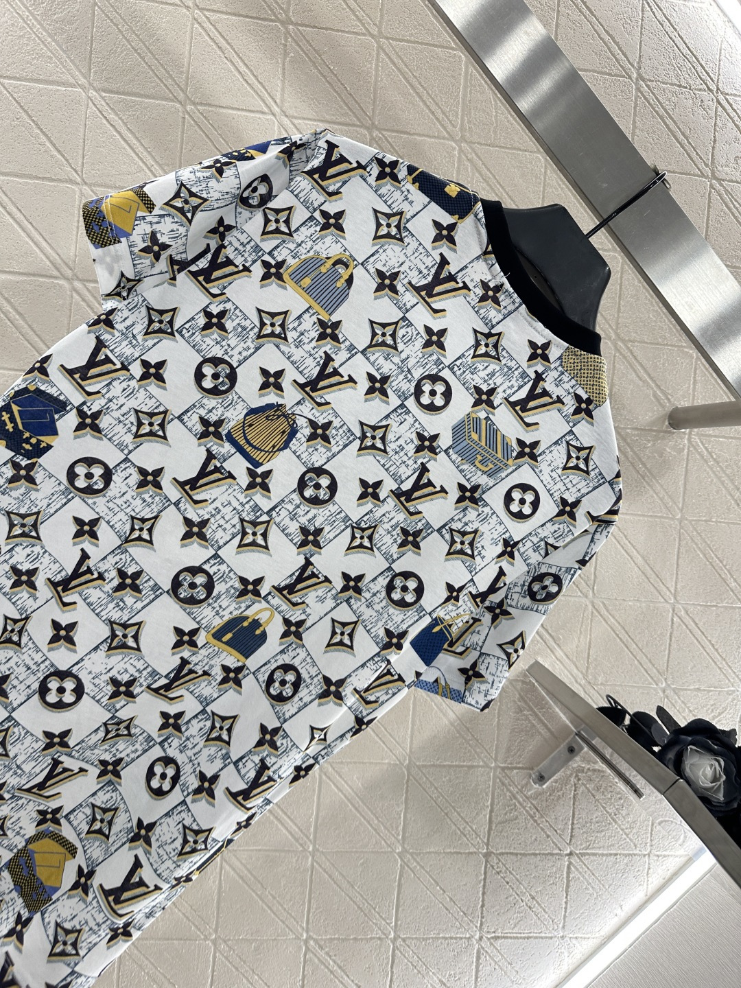 ♥Louis Vuitto*♥2025新品上架 箱包印花链条𝑇𝑒𝑒定制YB斜纹全棉材质 质感细腻 透气舒