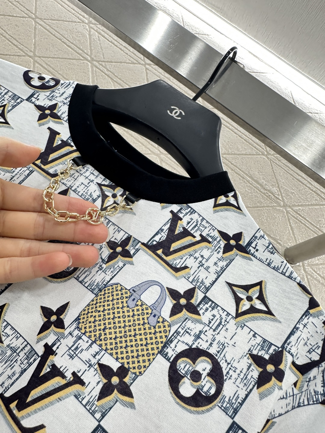 ♥Louis Vuitto*♥2025新品上架 箱包印花链条𝑇𝑒𝑒定制YB斜纹全棉材质 质感细腻 透气舒