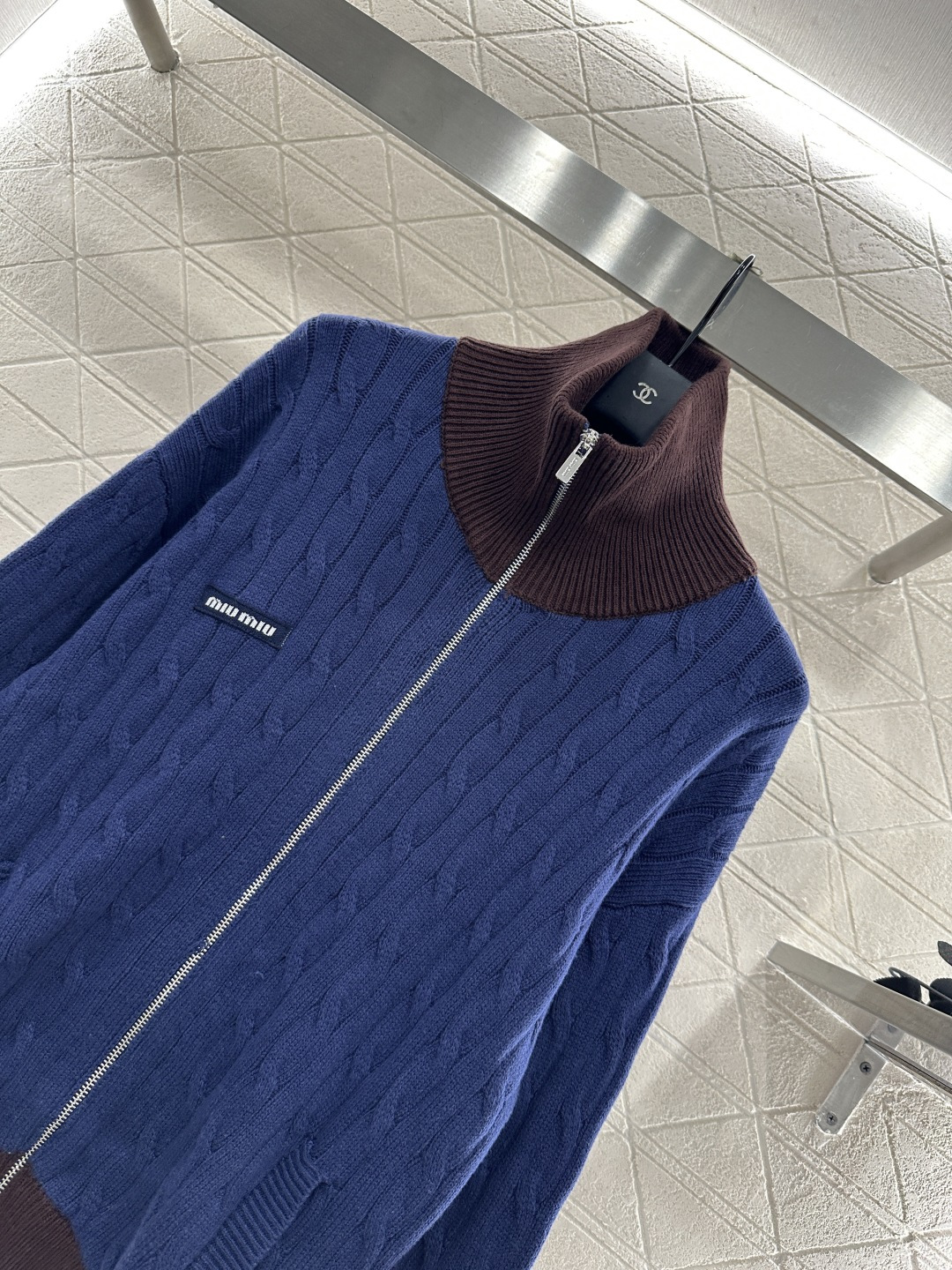 ♥Miumi*♥2025新品上架 棒球麻花针织外套定制YB羊毛纱线织造 质感高级 品相十足 常规针织拉链