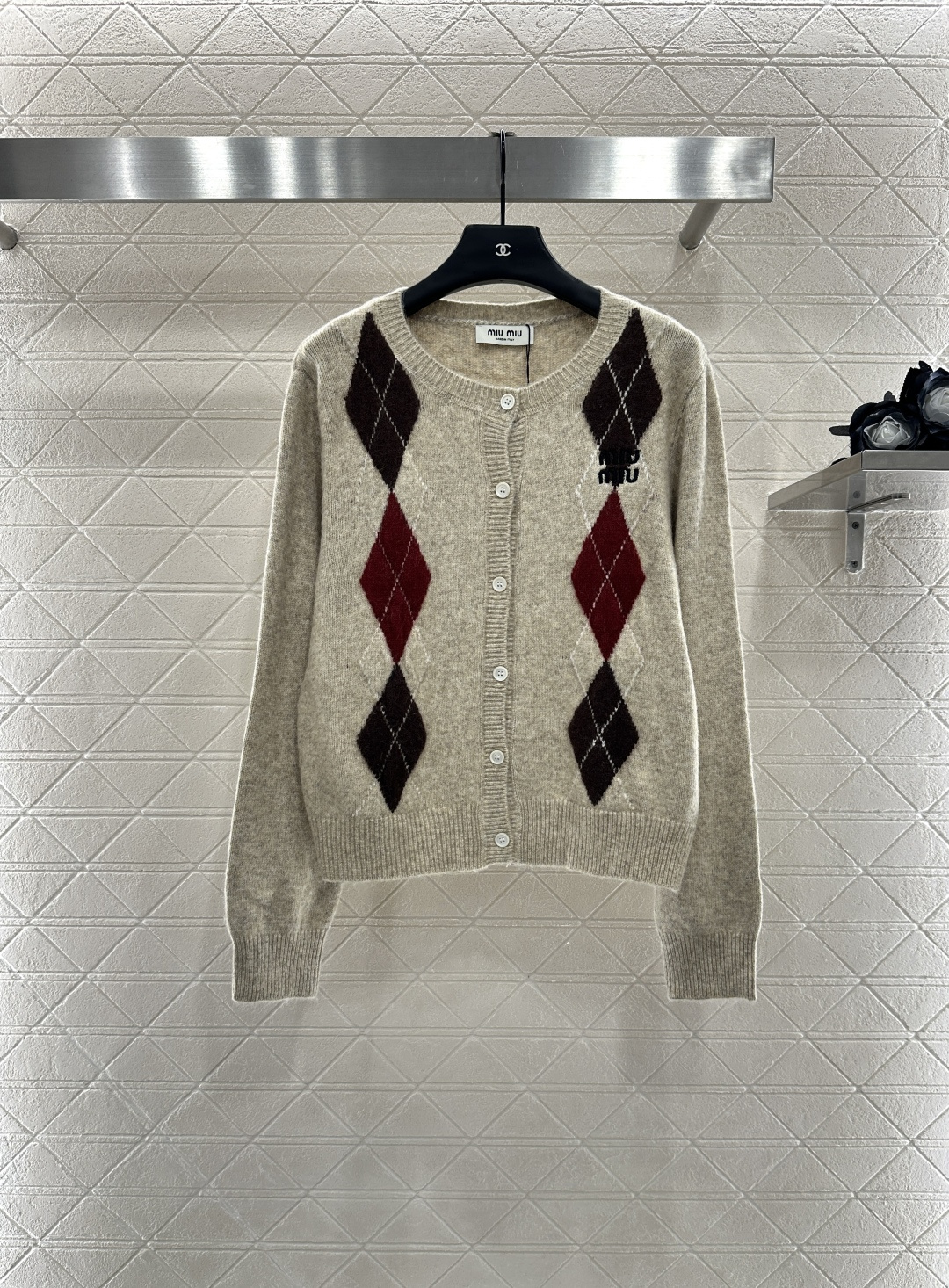 ♥Miumi*♥2025新品上架圆领针织开衫背心短裙三件套定制YB羊绒羊毛纱线织造 质感细腻 穿搭舒适 