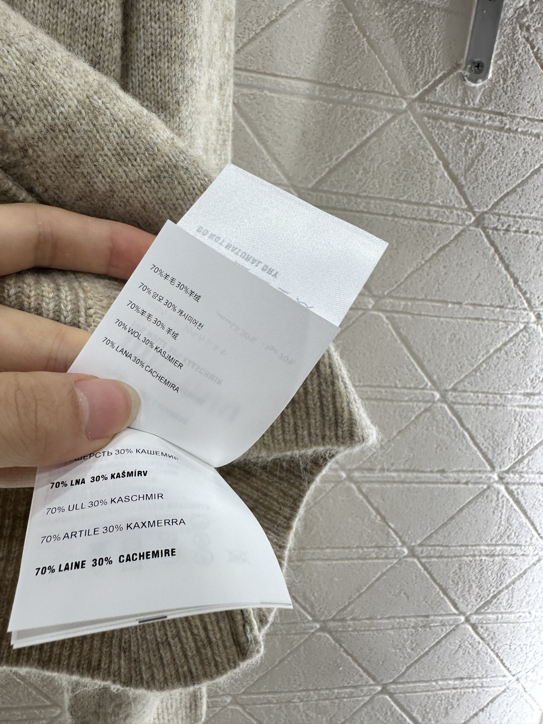 ♥Miumi*♥2025新品上架圆领针织开衫背心短裙三件套定制YB羊绒羊毛纱线织造 质感细腻 穿搭舒适 