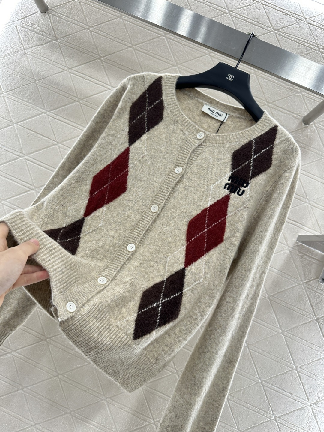 ♥Miumi*♥2025新品上架圆领针织开衫背心短裙三件套定制YB羊绒羊毛纱线织造 质感细腻 穿搭舒适 
