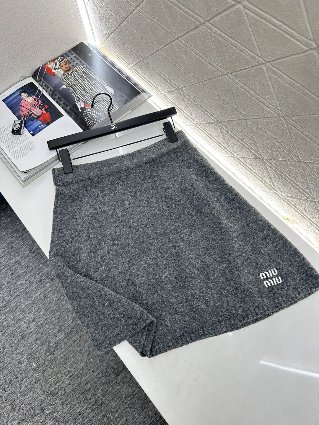 ♥Miumi*♥2025新品上架圆领针织开衫背心短裙三件套定制YB羊绒羊毛纱线织造 质感细腻 穿搭舒适 