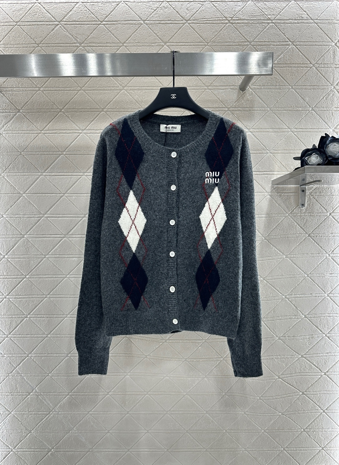 ♥Miumi*♥2025新品上架圆领针织开衫背心短裙三件套定制YB羊绒羊毛纱线织造 质感细腻 穿搭舒适 